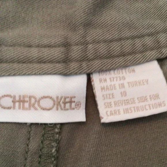 Cherokee - Light green pleated shorts - Picture 5 of 6